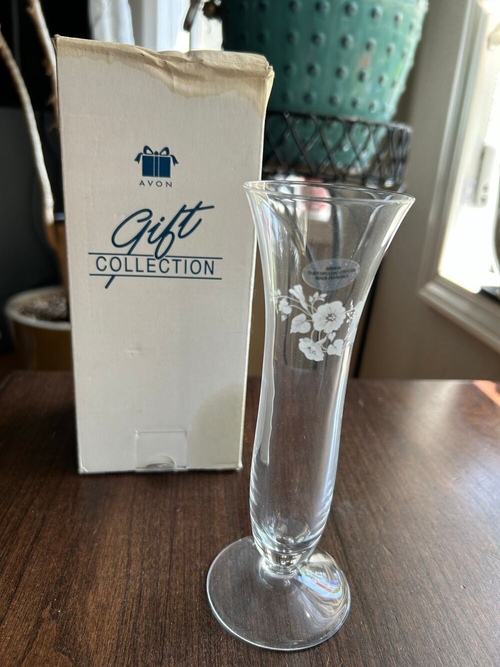 New Vintage Avon Hummingbird Crystal Clear Glass Bud Vase gift